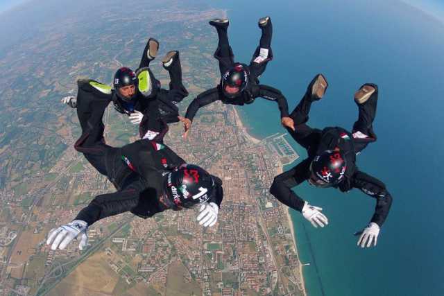 Fattoruso, paracadutista campione: �Ma nel Sud c'� solo una scuola�